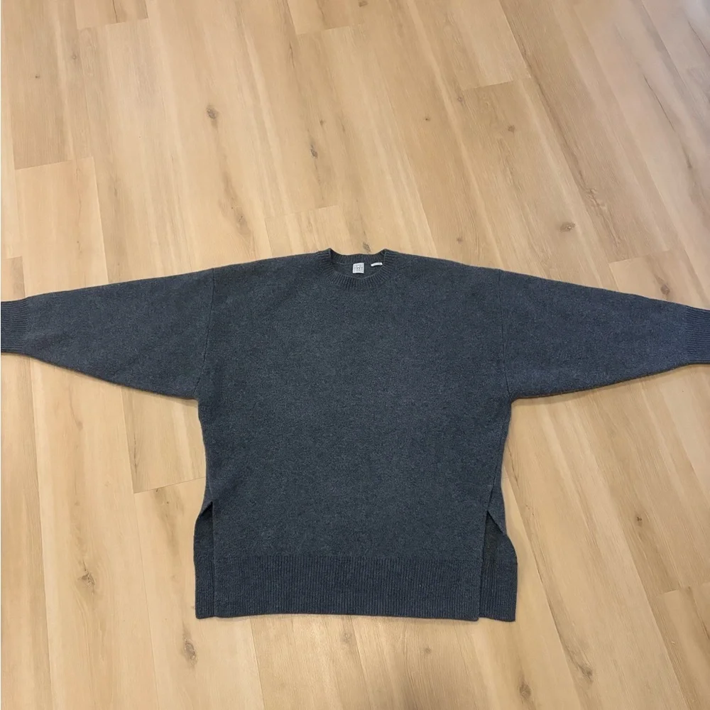 Toteme Gray Oversized Wool Blend Sweater - Picture 3 of 8